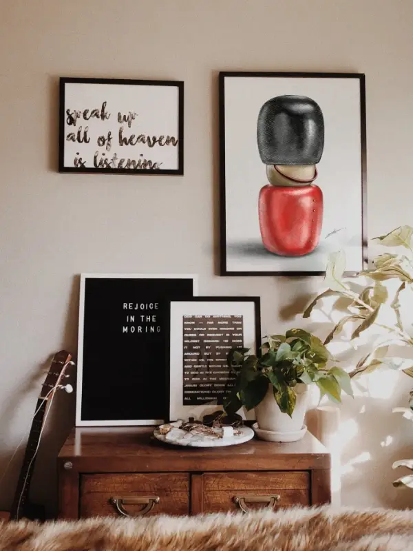 The Motleys, the Guard, Royal Guard, Bearskin, red, print, London, United Kingdom